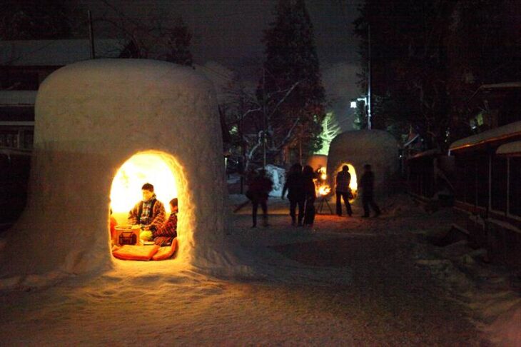 秋田県横手市のかまくら