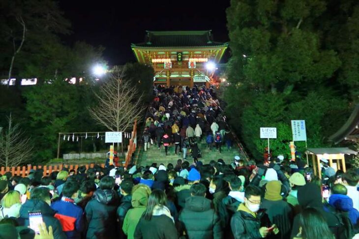 鶴岡八幡宮の初詣の様子