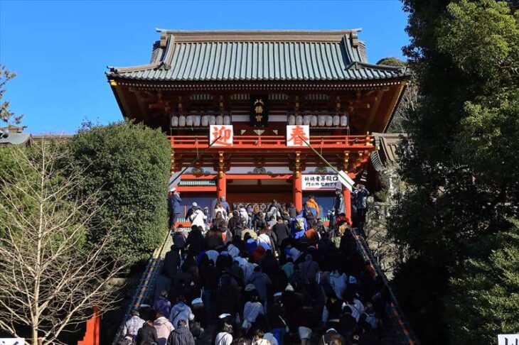 鶴岡八幡宮の初詣風景